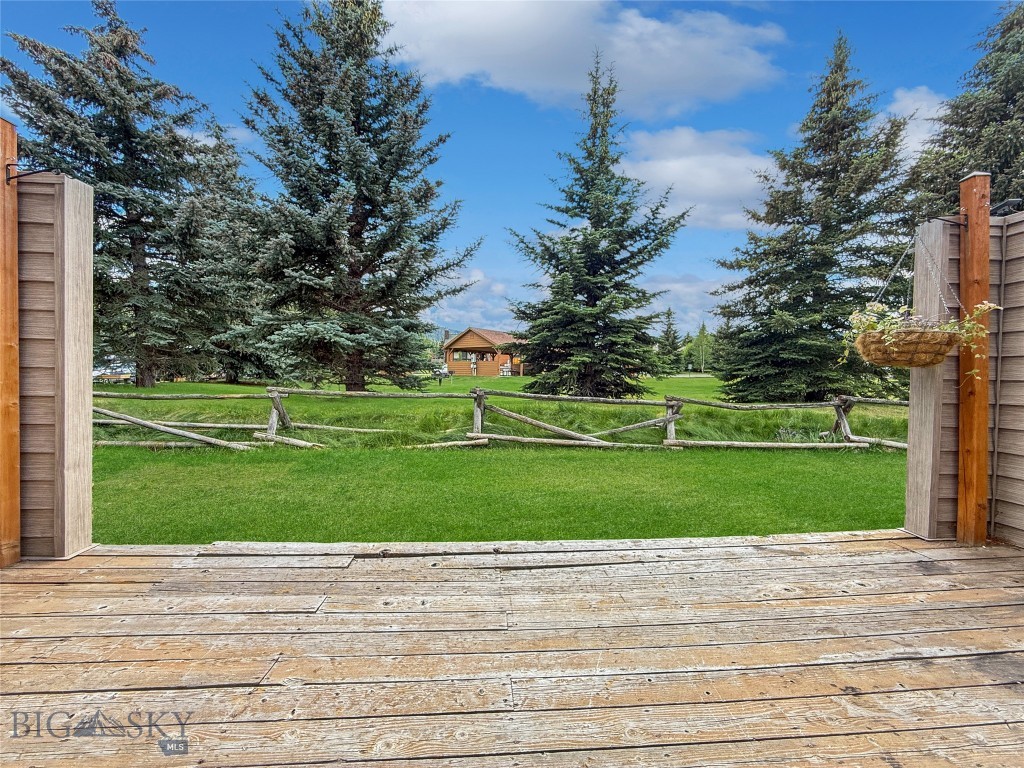 80 Aspen Leaf Drive 7 Property Photo 2