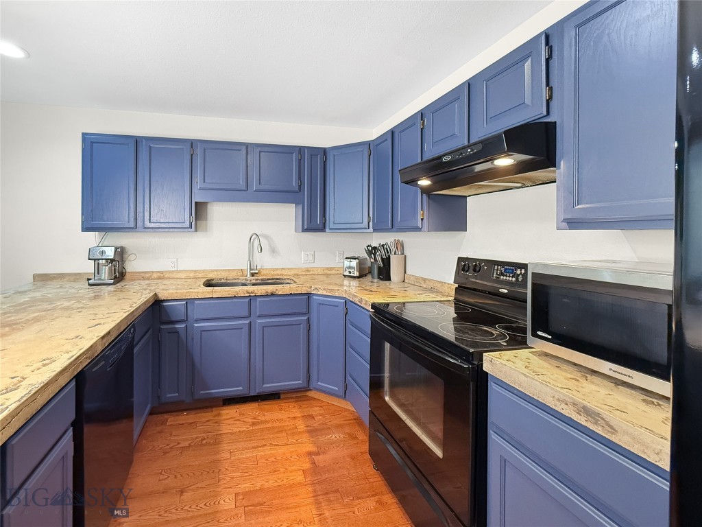 80 Aspen Leaf Drive 7 Property Photo 10