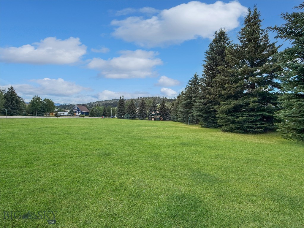 80 Aspen Leaf Drive 7 Property Photo 19