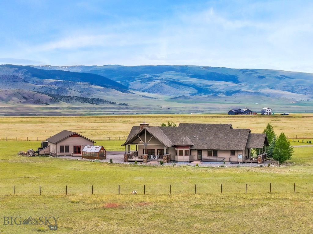 115 Holding Pen Road Property Photo 8