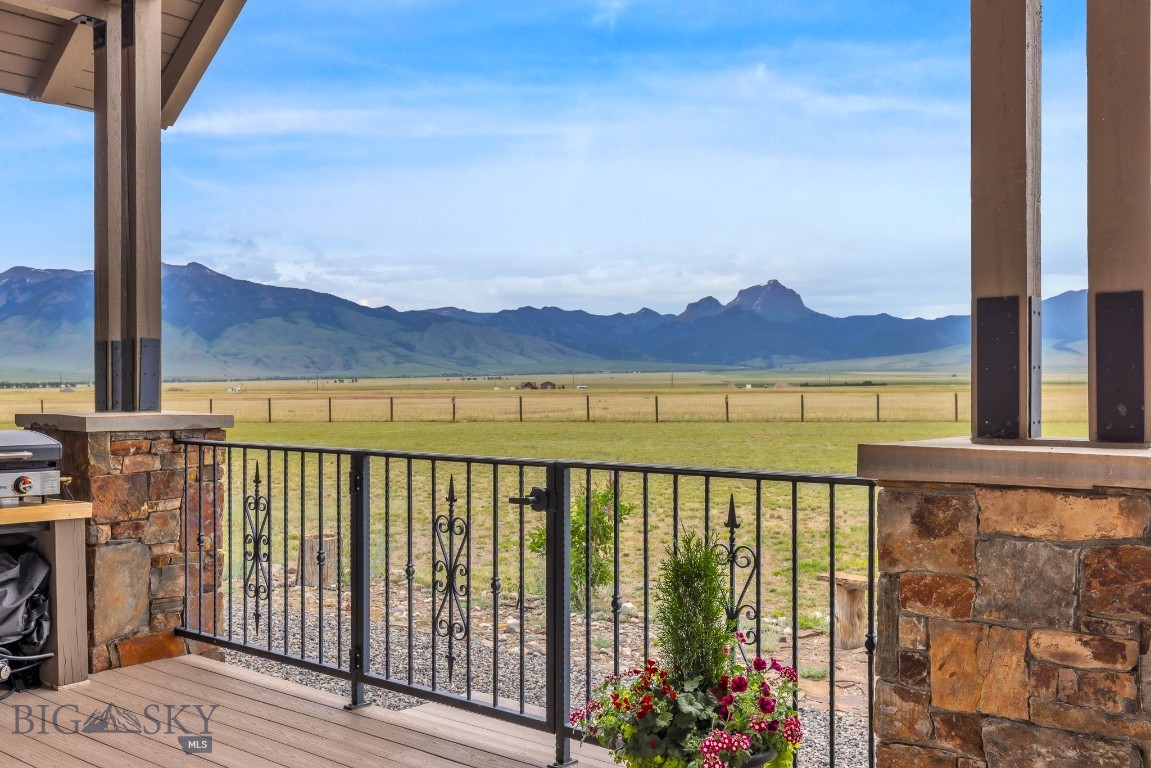 115 Holding Pen Road Property Photo 13