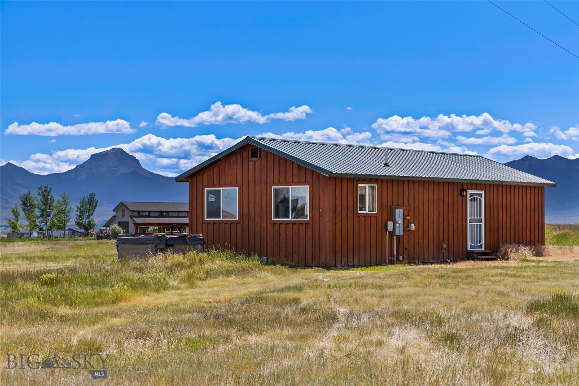 30 Hayfield Loop Trail Property Photo 1
