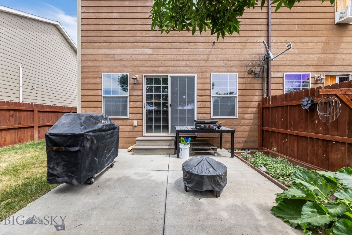 1110 Biehl C Property Photo 23