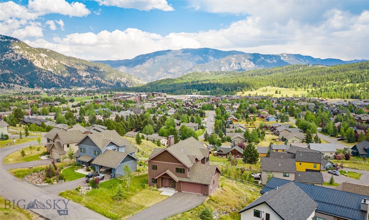 458 Big Pine Property Photo 4