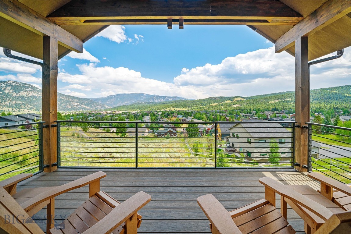 458 Big Pine Property Photo 5