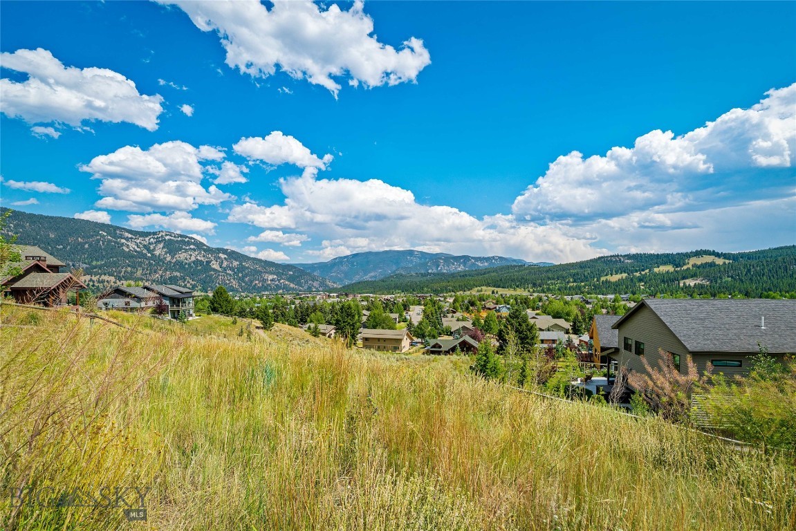 458 Big Pine Property Photo 8