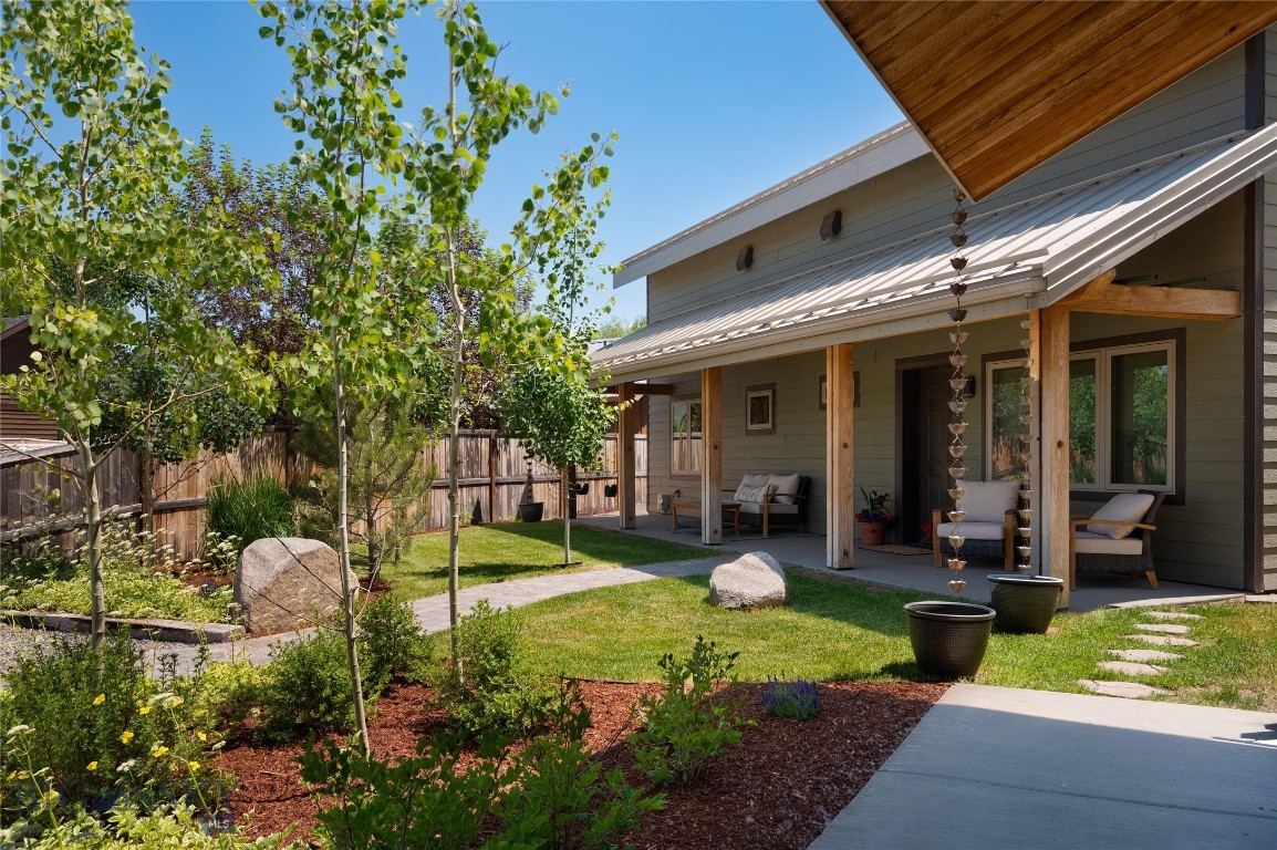 216/218 Little Creek Bend