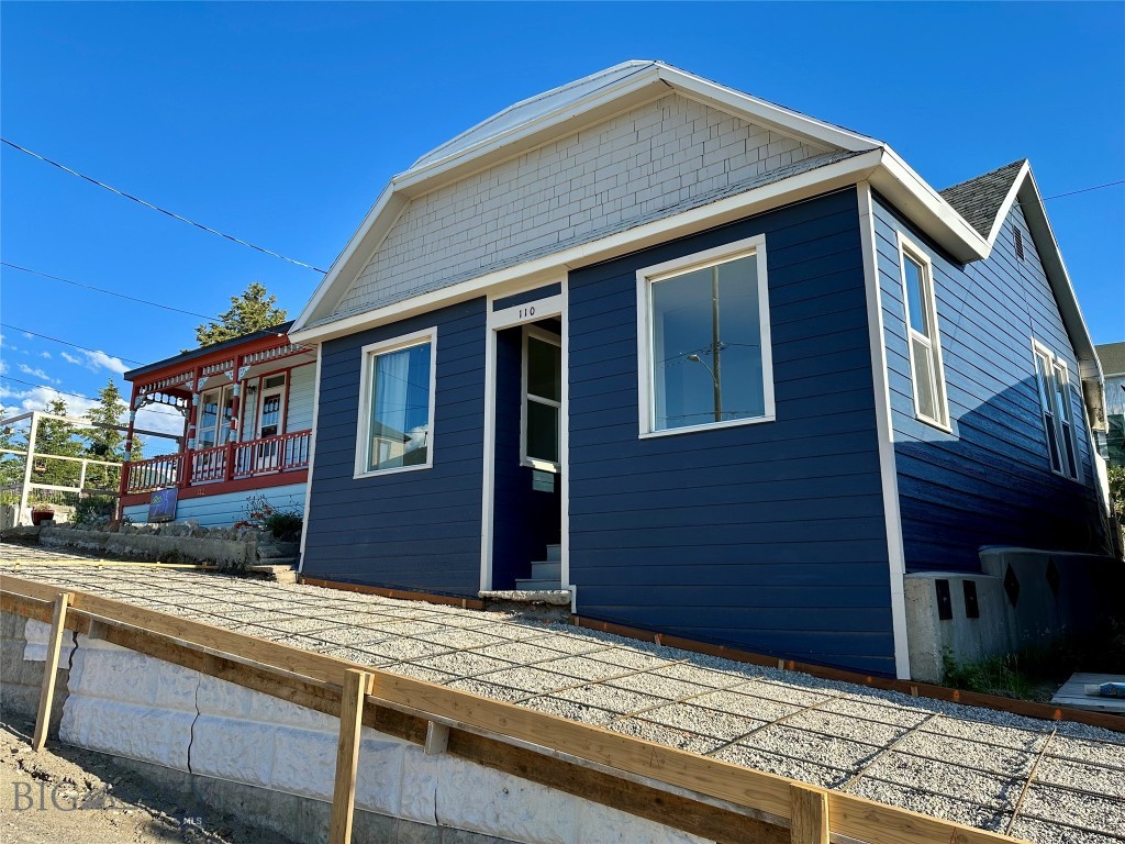 110 E Center Street Property Photo 1