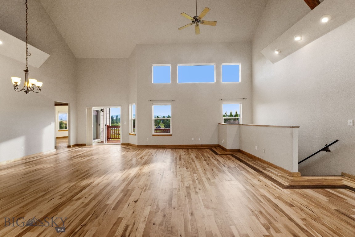 74 W Clara Court Property Photo 4