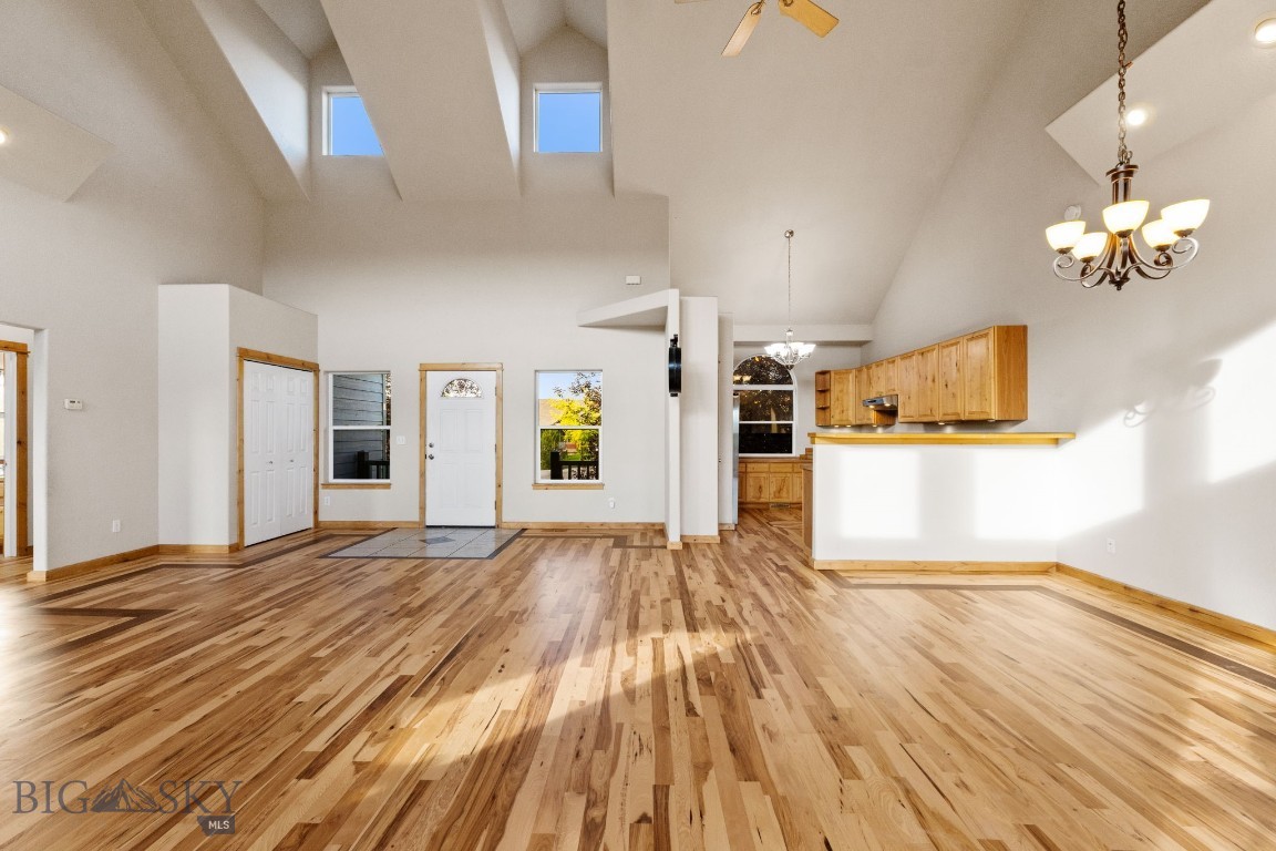 74 W Clara Court Property Photo 7