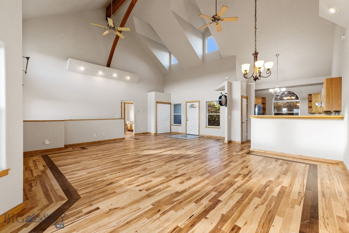 74 W Clara Court Property Photo 8