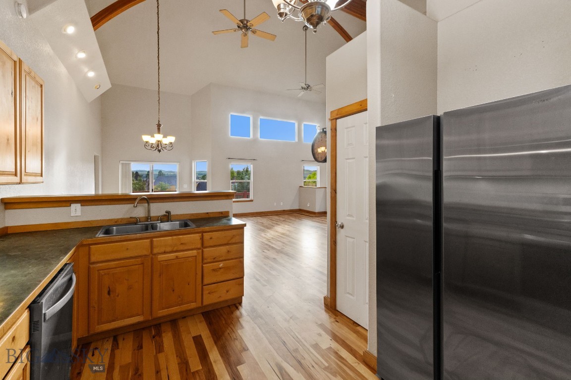 74 W Clara Court Property Photo 12