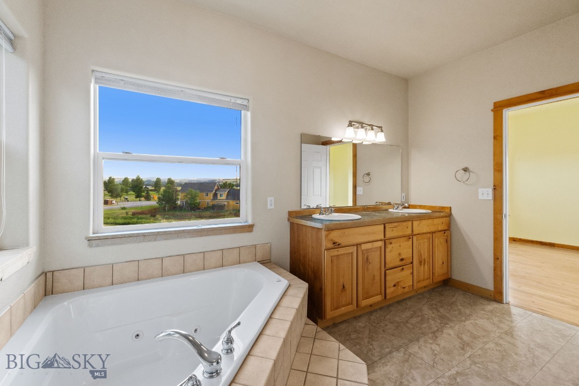 74 W Clara Court Property Photo 21