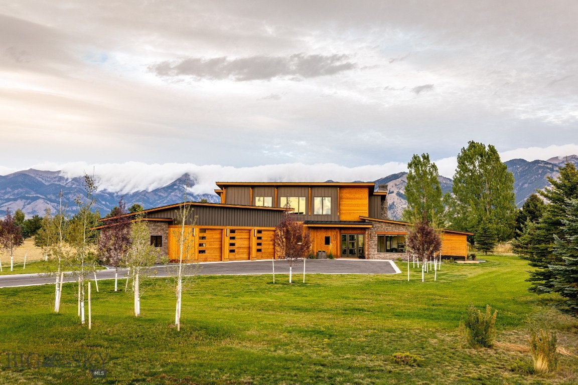 989 Bridger Lake