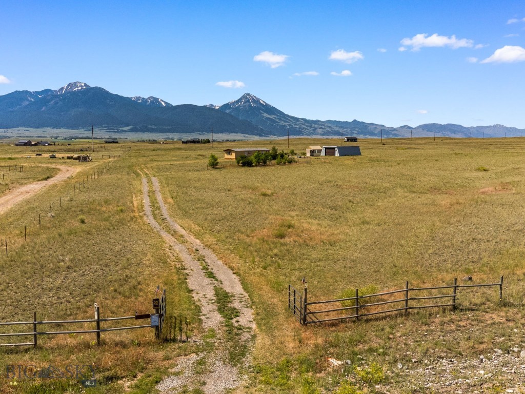 20 Black Hawk Property Photo 1