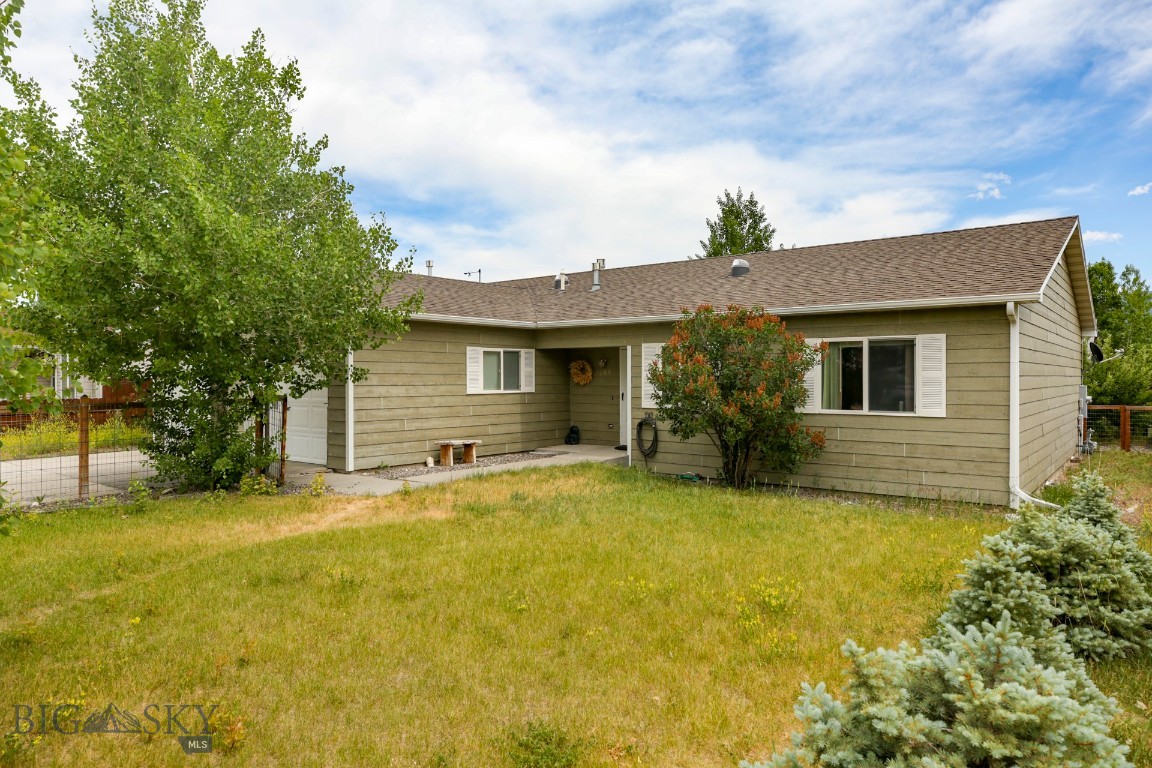 706 Northern Lights Road Property Photo 1