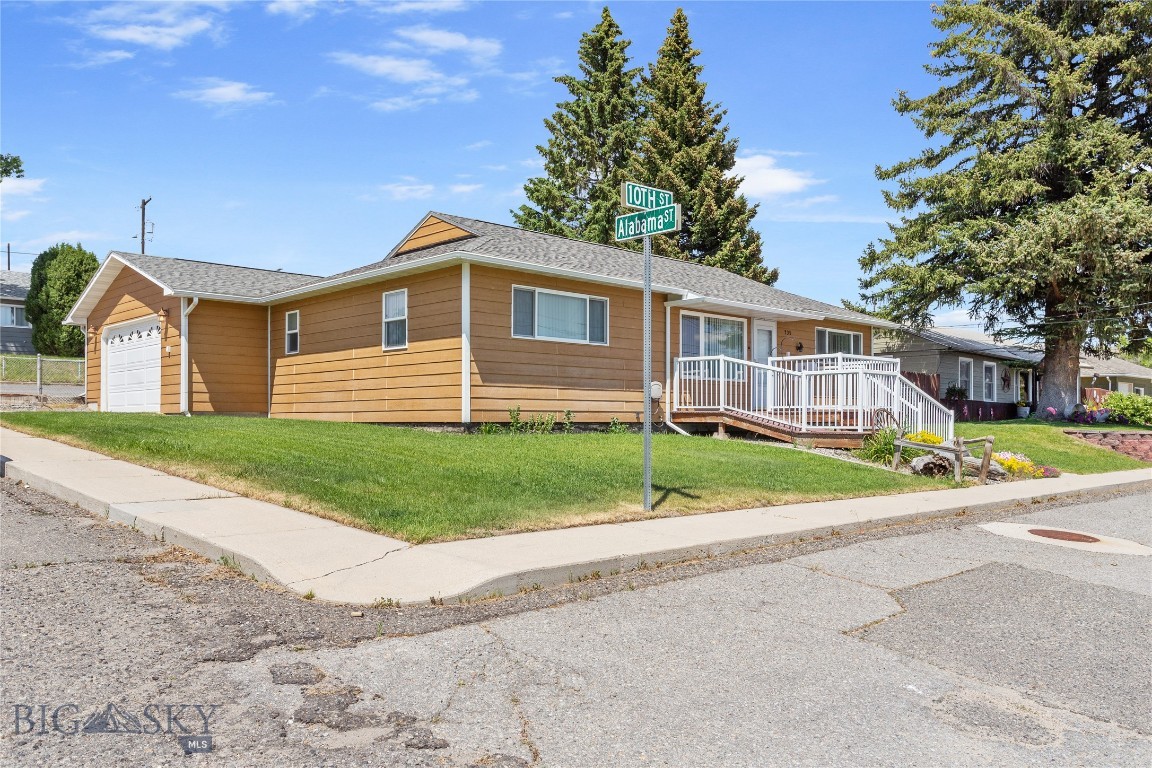 735 10th Street Property Photo