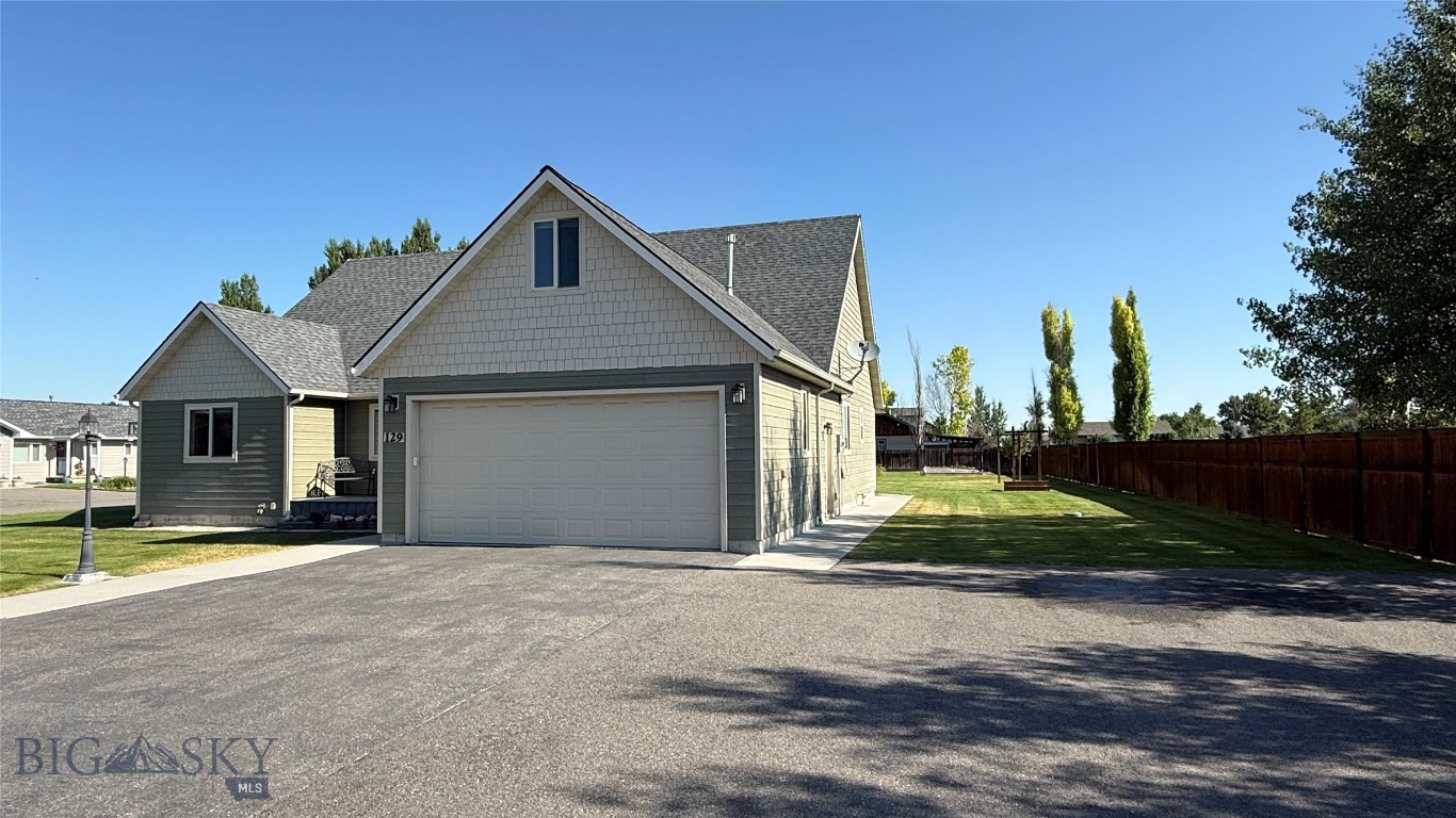 129 E Tobiano Trail Property Photo 1