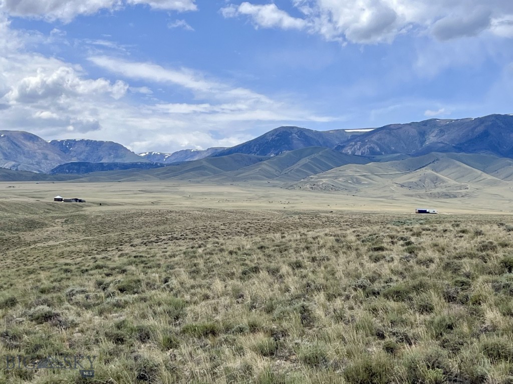 936-9&16 Ruby Creek Property Photo 1