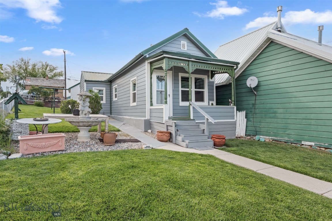 724 Alder Street Property Photo 1