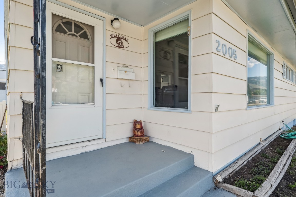 2005 Tammany Street Property Photo 3