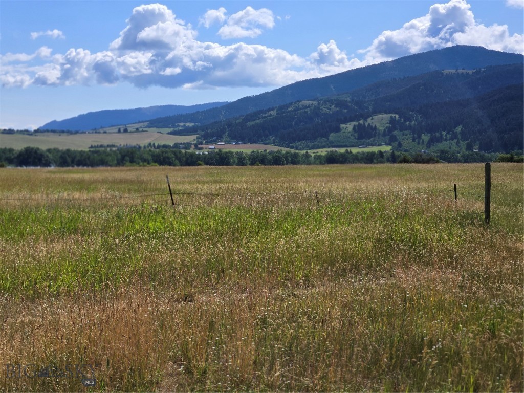 8050 S Leverich Road Property Photo 11