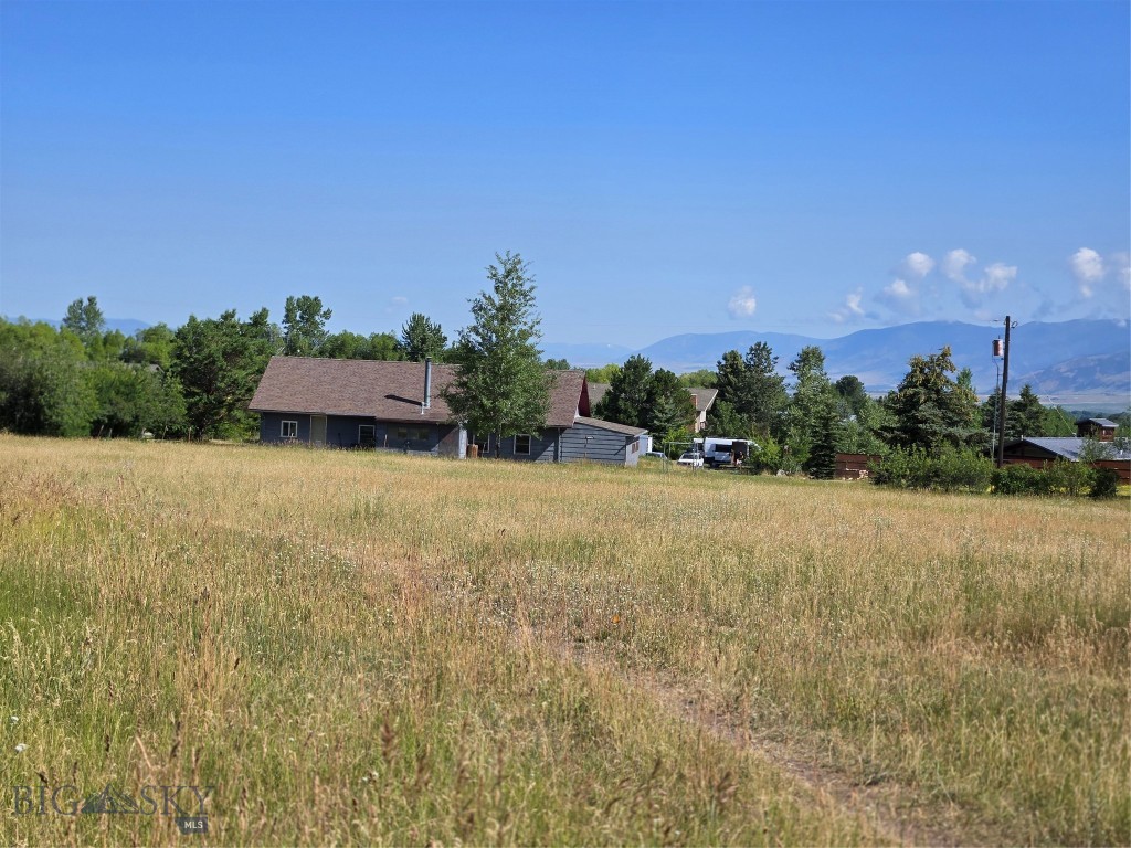8050 S Leverich Road Property Photo 12