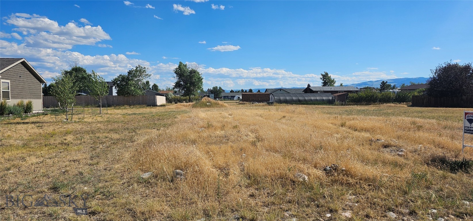 Lot 14 Hugel Property Photo 2