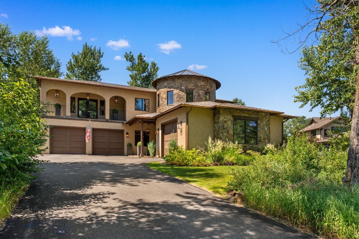 101 Milky Way Drive Property Photo 1