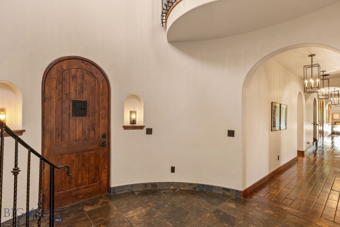 101 Milky Way Drive Property Photo 8