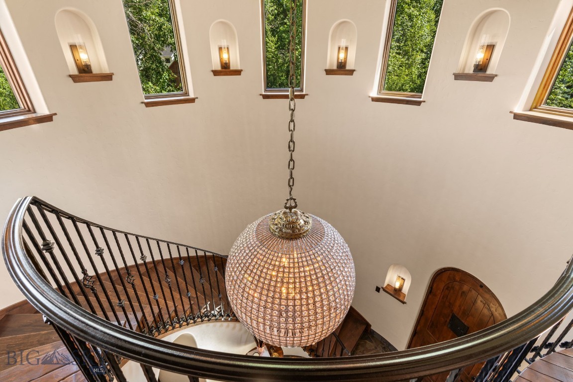 101 Milky Way Drive Property Photo 10