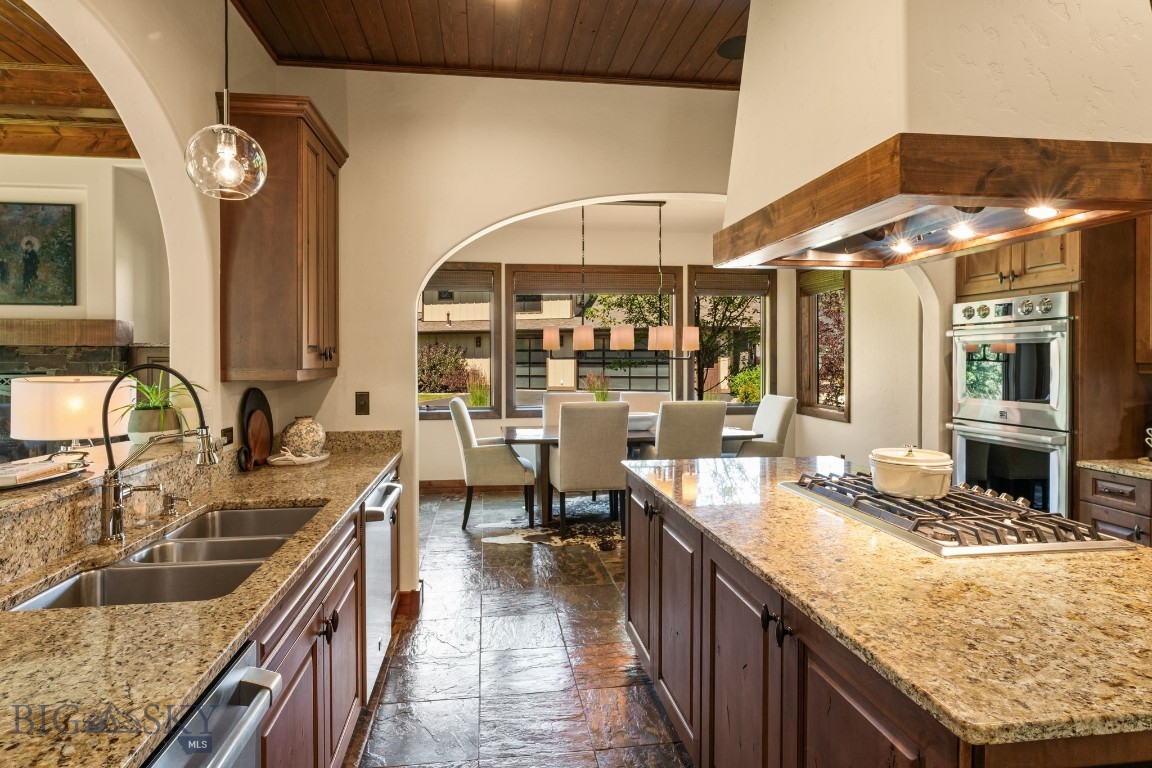 101 Milky Way Drive Property Photo 17