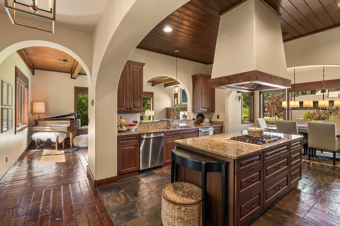 101 Milky Way Drive Property Photo 21