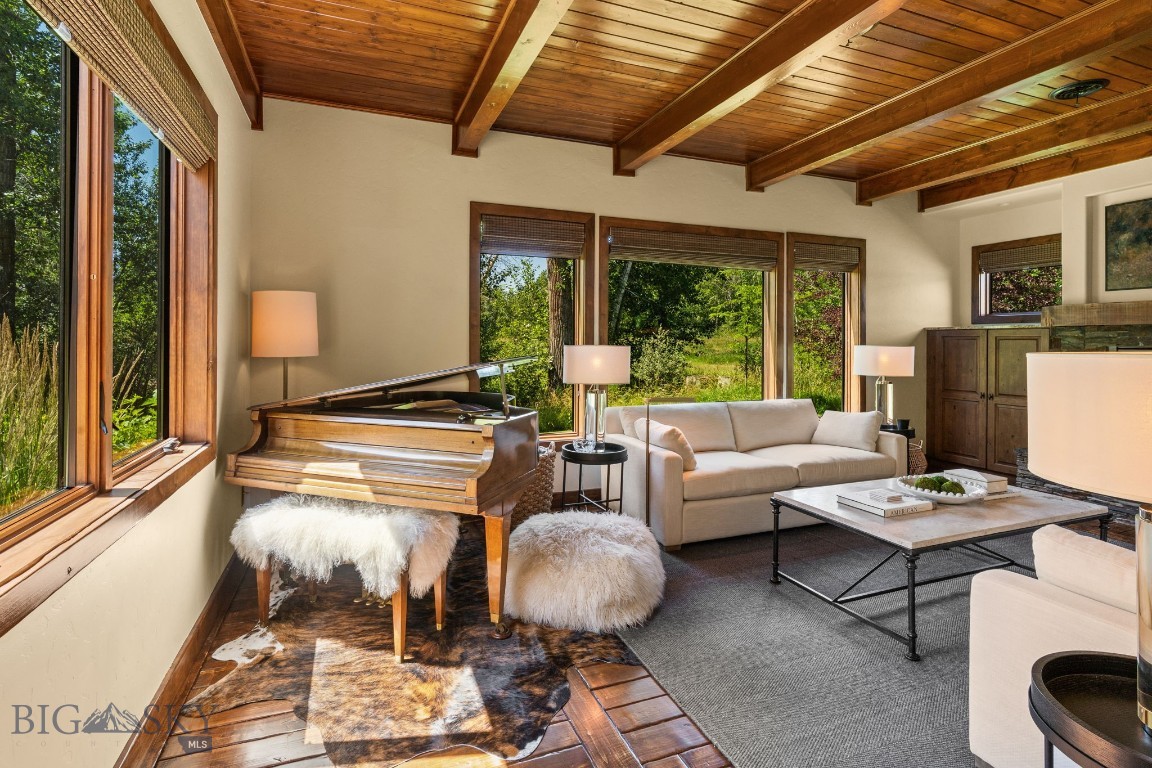 101 Milky Way Drive Property Photo 29