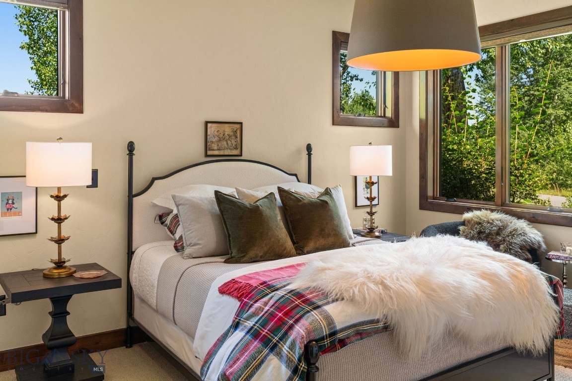 101 Milky Way Drive Property Photo 34