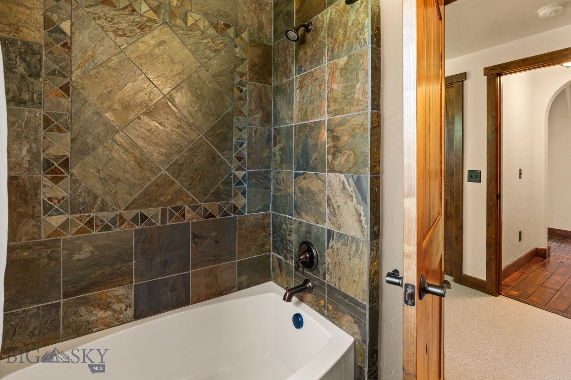 101 Milky Way Drive Property Photo 36