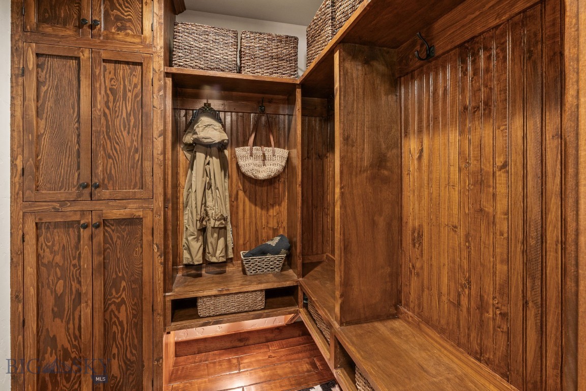 101 Milky Way Drive Property Photo 38