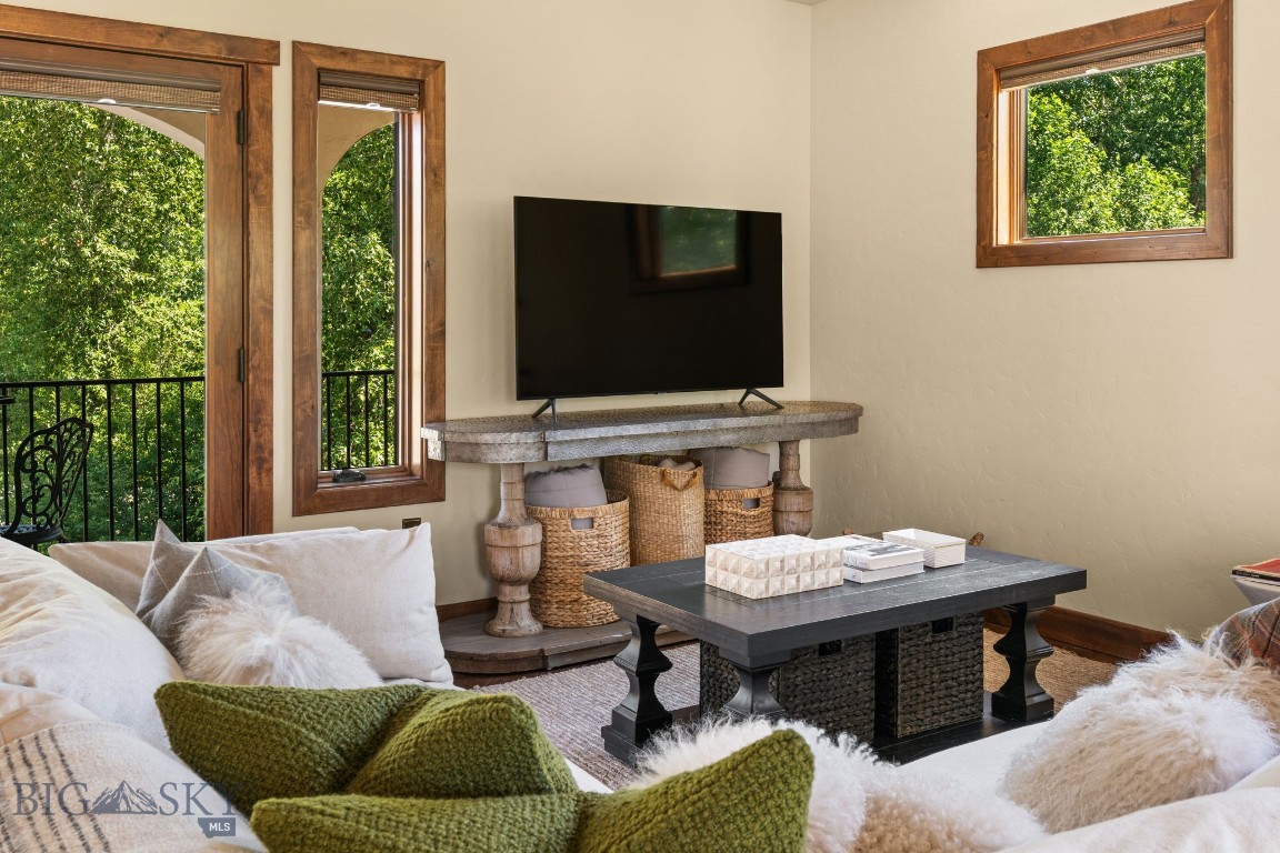 101 Milky Way Drive Property Photo 49