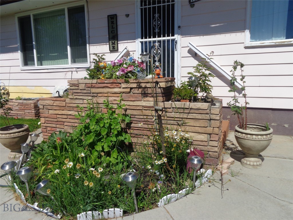 120 Balsam Street Property Photo 3