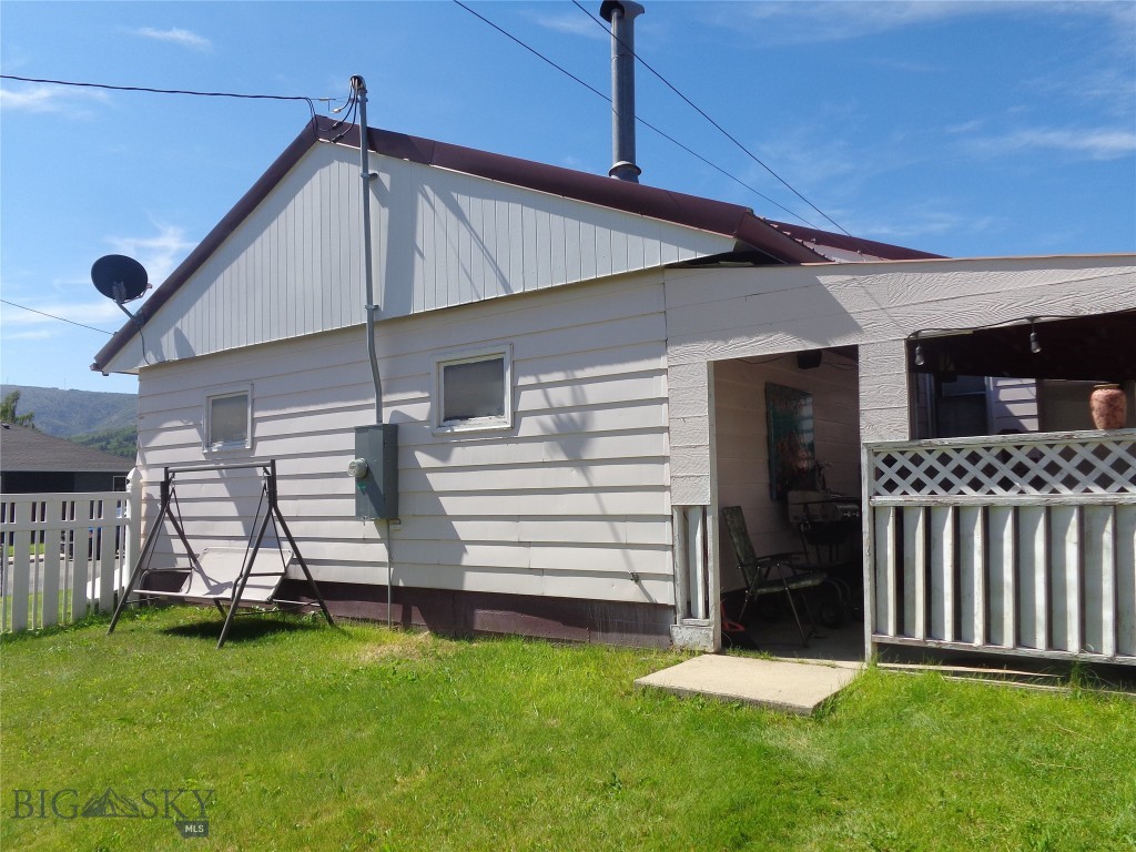 120 Balsam Street Property Photo 5
