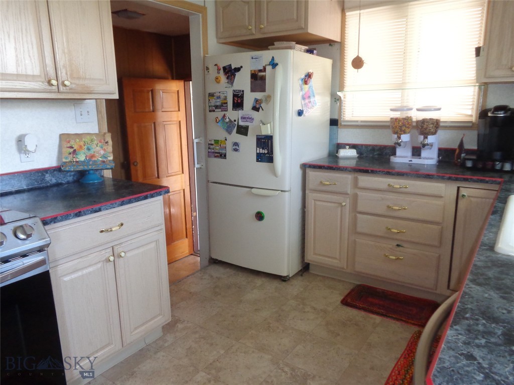 120 Balsam Street Property Photo 11