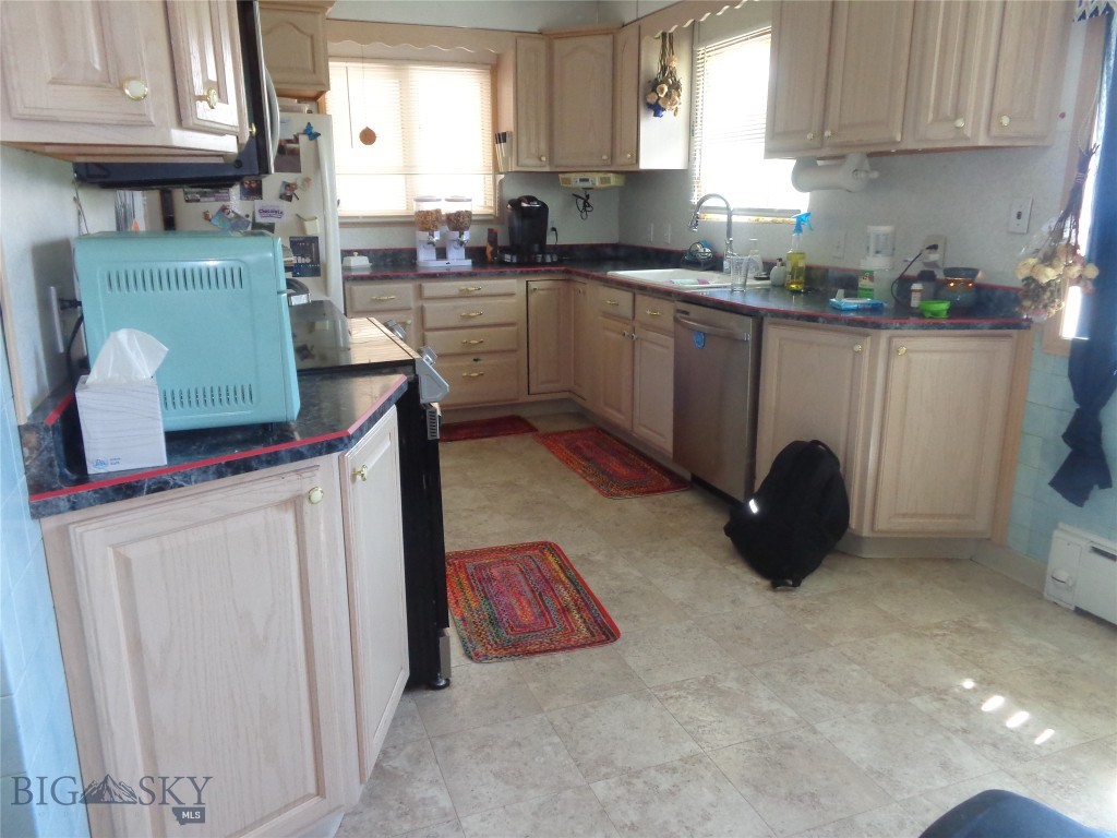 120 Balsam Street Property Photo 12