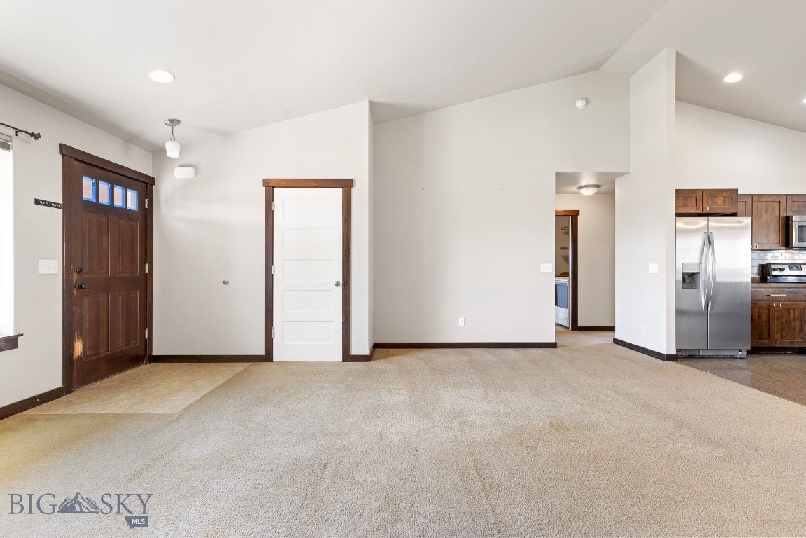 343 Stewart Loop Property Photo 7