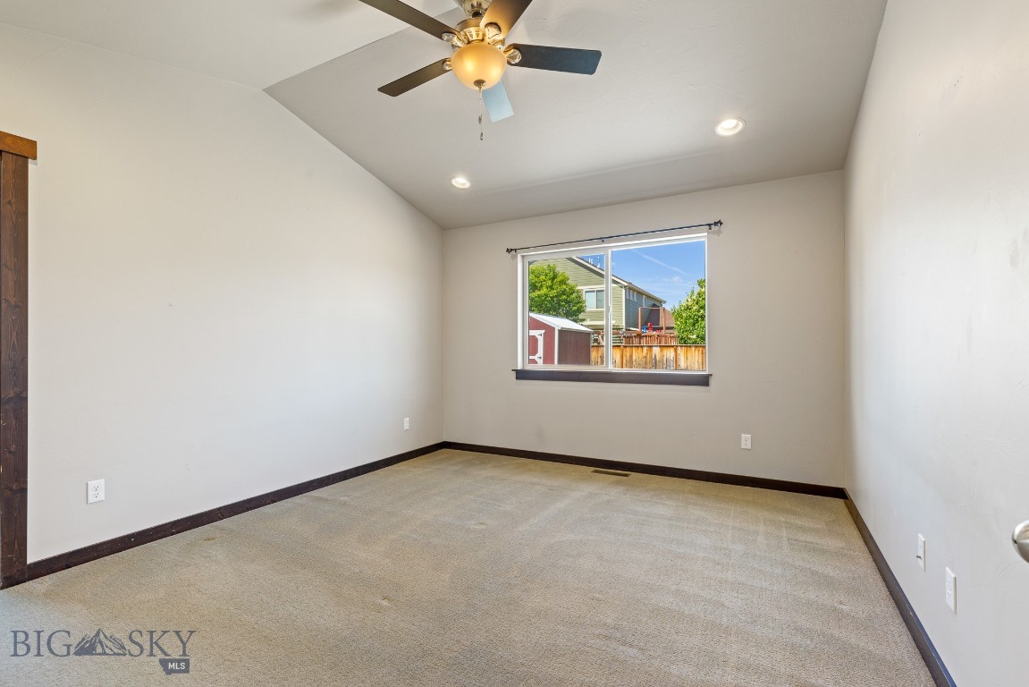 343 Stewart Loop Property Photo 21