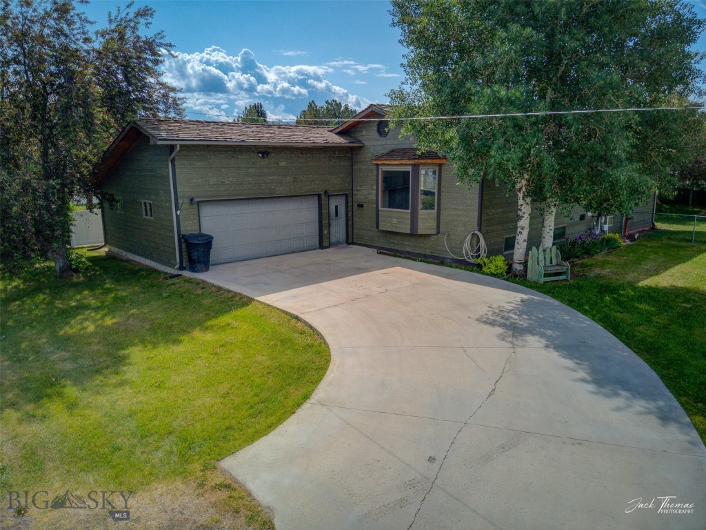 620 Higgins Property Photo 1