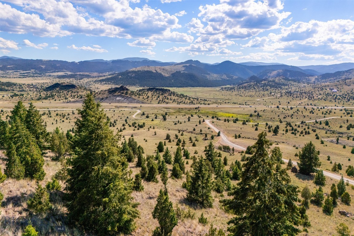 Nhn Tenderfoot Trail Property Photo 1