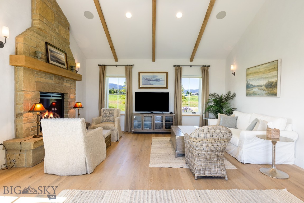 168 Hawthorn Lane Property Photo 23