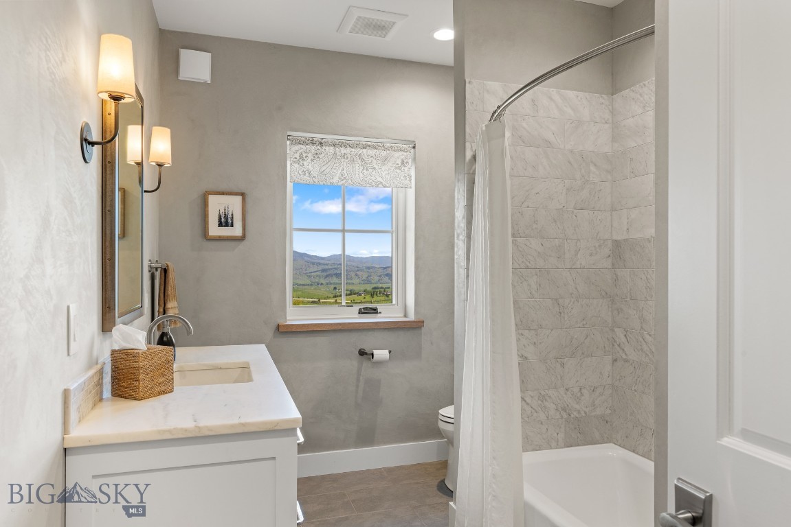 168 Hawthorn Lane Property Photo 46