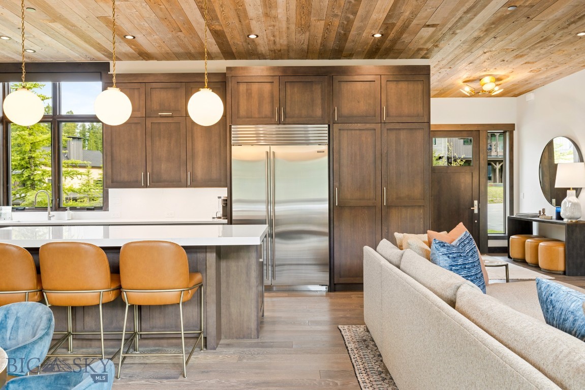 545 Outlook Trail 60 Property Photo 6