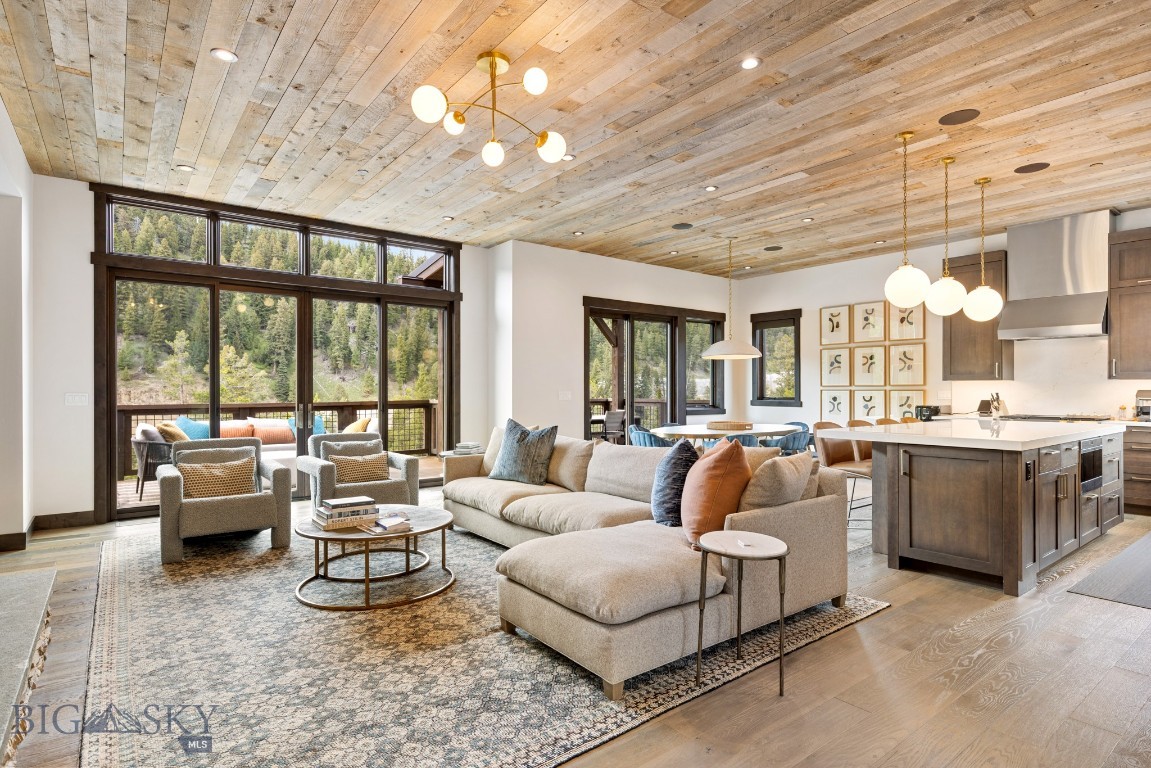 545 Outlook Trail 60 Property Photo 13